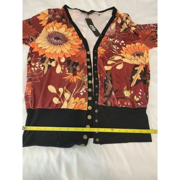 Lily by Firmiana Size L Multicolor Floral V-Neck Long Sleeve Cardigan. - Picture 9 of 11